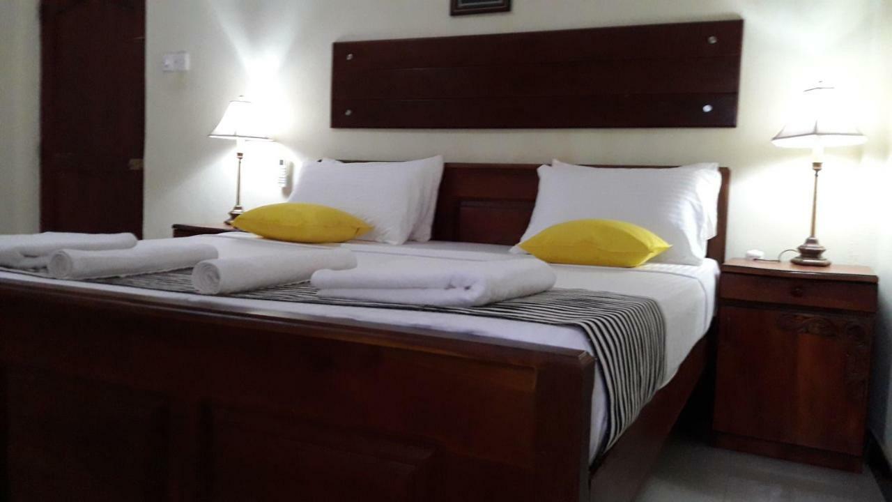 The Max Villa Negombo Exterior foto
